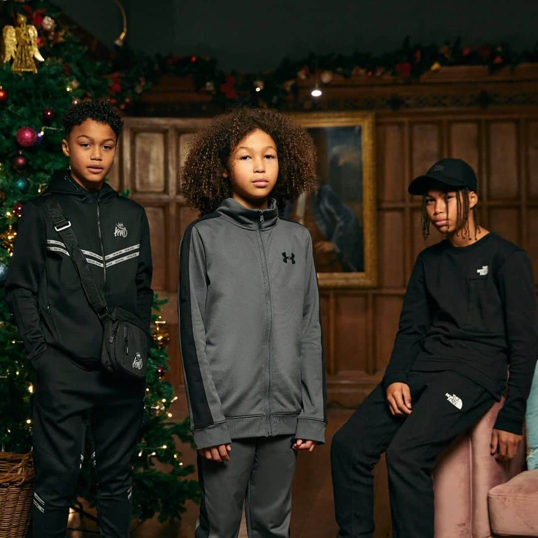 FOOTASYLUMさんのインスタグラム写真 - (FOOTASYLUMInstagram)「They can never have too many tracksuits. 🎄  Shop our range of Junior apparel including the @kingswilldream_ Howick Hoodie, @underarmouruk Knit Tracksuit & @thenorthfaceuk Slacker Pocket Sweatshirt!  #Footasylum #KingsWillDream #UnderArmour #TheNorthFace」12月10日 2時10分 - footasylum