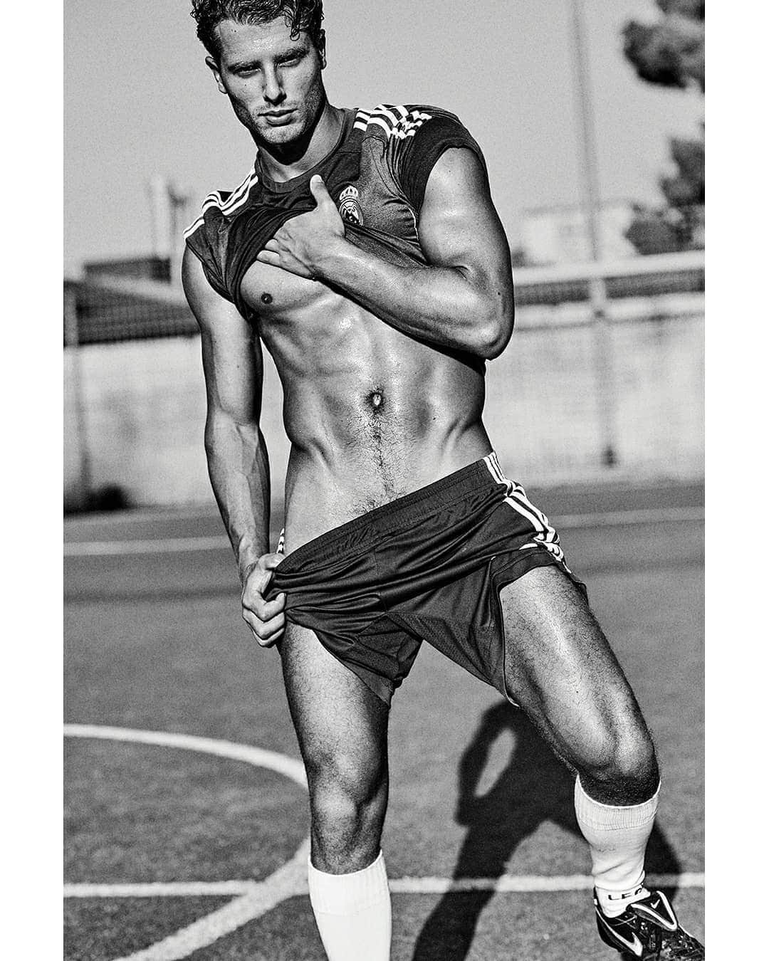 マリオ・テスティーノのインスタグラム：「FOOTBALL, #2020  #Sports #MarioTestino」