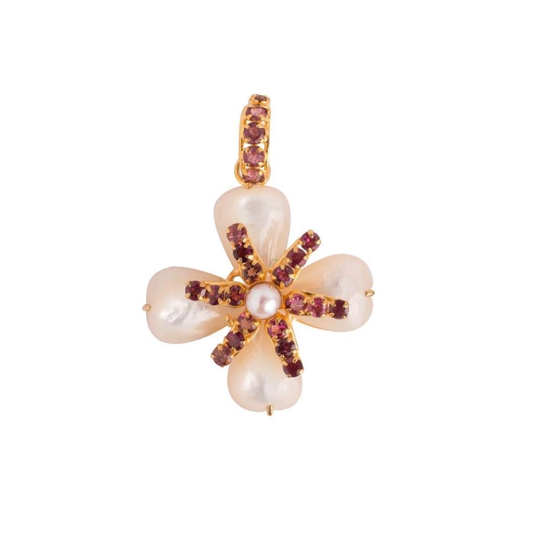バウンキットさんのインスタグラム写真 - (バウンキットInstagram)「Pearls are always a good choice ! . . . . . . #pendant #akoyapearls #versatilejewelry #necklace #bespoke #handmade #giftideas #pearls」12月10日 2時14分 - bounkitnyc