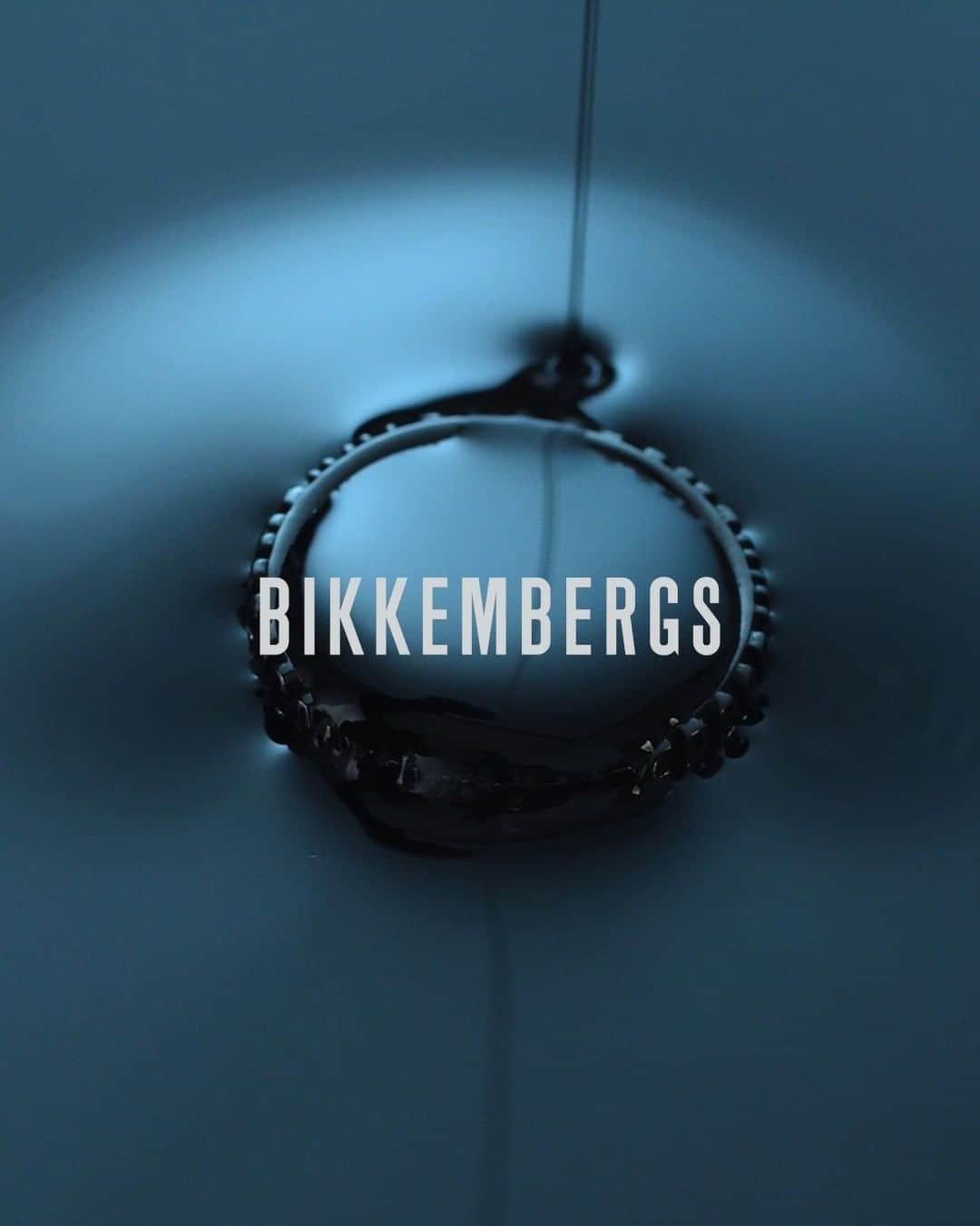 ダーク ビッケンバーグのインスタグラム：「Crafted from steel, the Bikkembergs' jewellery collection perfectly reflects our uncompromising take on fashion accessories. #dirkbikkembergs #bikkembergs #BKKjewels」