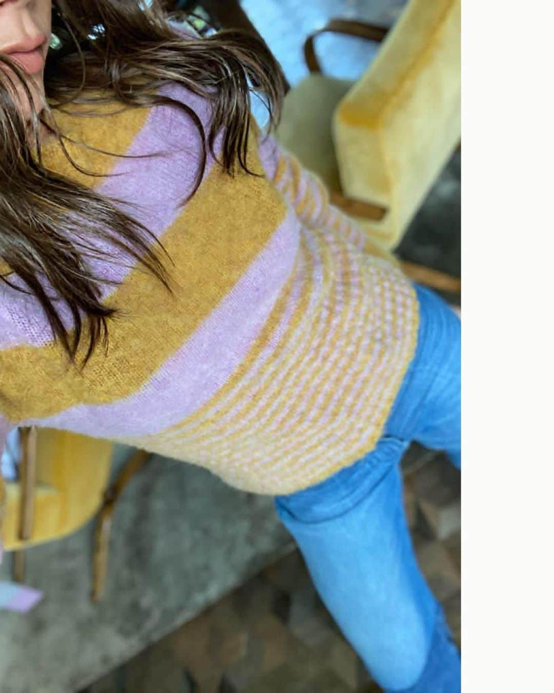 ヴィクトリアベッカムさんのインスタグラム写真 - (ヴィクトリアベッカムInstagram)「So in love with our new Shetland wool knits. They’re so soft, easy to wear and have a cropped cut that is super flattering.   You can get our embroidery service on these pieces and add your initials to the sleeve. It’s only available for this week so make the most of it while it’s there! Such a great idea for a present! x vb」12月10日 2時32分 - victoriabeckham