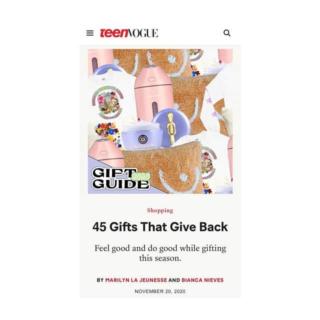 トーレイ・デヴィートのインスタグラム：「Per your request, The ‘Free to Blossom’ totes and pouches are back and restocked !   Thank you @teenvogue for adding us to the ‘45 gifts that give back’ this holiday season list !   This collab with @thetoteproject has been so been such a joy !  We are almost to our goal of funds raised for the @safebae 2021 virtual summit!  As of today we only have 15 totes left, so make sure to get yours before they sell out.   To purchase yours and to read more about #thetoteproject and their mission to end human trafficking, as well as to learn all about how these ethical totes and pouches are made, click the link in my bio ! As always, thanks for all the support!   #freeToBlossom #EndHumanTrafficking #SafeBae #TheToteProject #GiftsThatGiveBack」