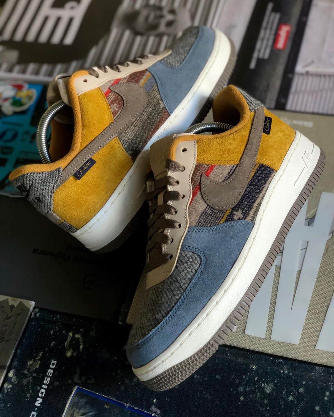 Mr. Tyさんのインスタグラム写真 - (Mr. TyInstagram)「#newpickup ANOTHERRR @pendletonwm Air Force 1 By You from the current ID option. I am envious of you all who added the scout print to the vamp, my OCD would not allow me to look down and see the mismatch toe box area 😩. I ended up adding the scout print on the side panel, figured it wouldn’t bother me as much!  #ijustlikeshoes #complexkicks #mynikeids #myids #nikeidcreatives #theshoegame #airmax #airmaxalways #pendleton #pendletonid #tysids #nikeid #nikebyyou #af1 #airforce1 #airforceone #af1gallery #teamaf1 #af1always #af1squad #forcegang #nikeid #airforce1cartel」12月10日 2時55分 - regularolty