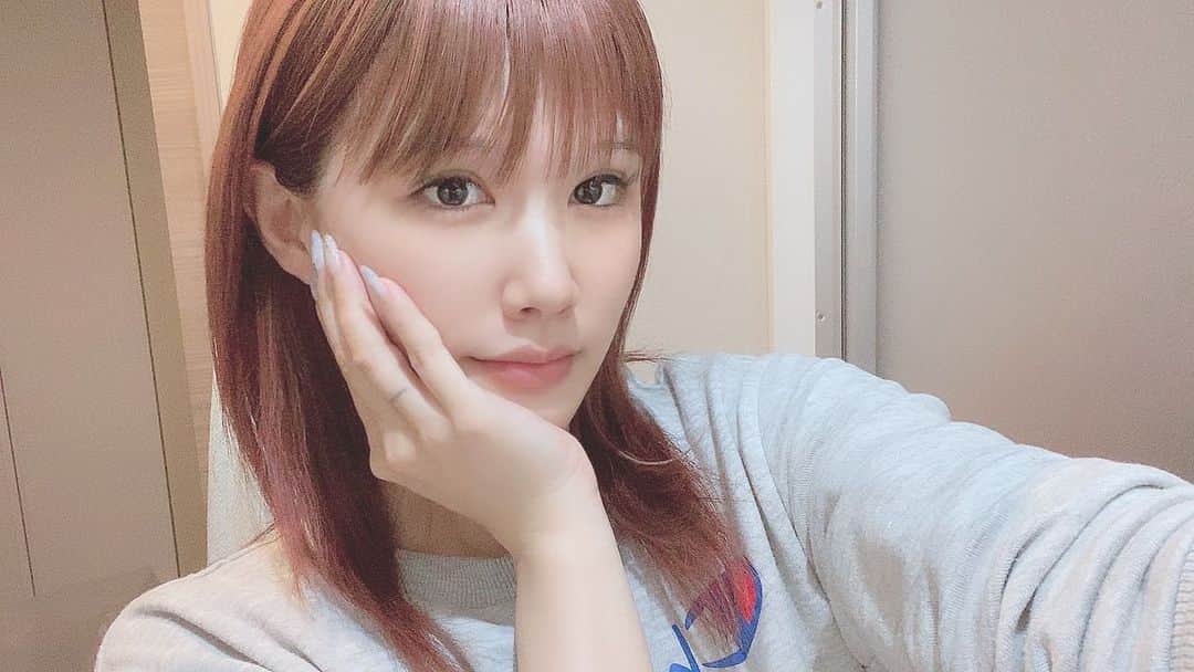 涼宮琴音のインスタグラム：「すっぴんしかなかった😳 おやすみなさーい！」