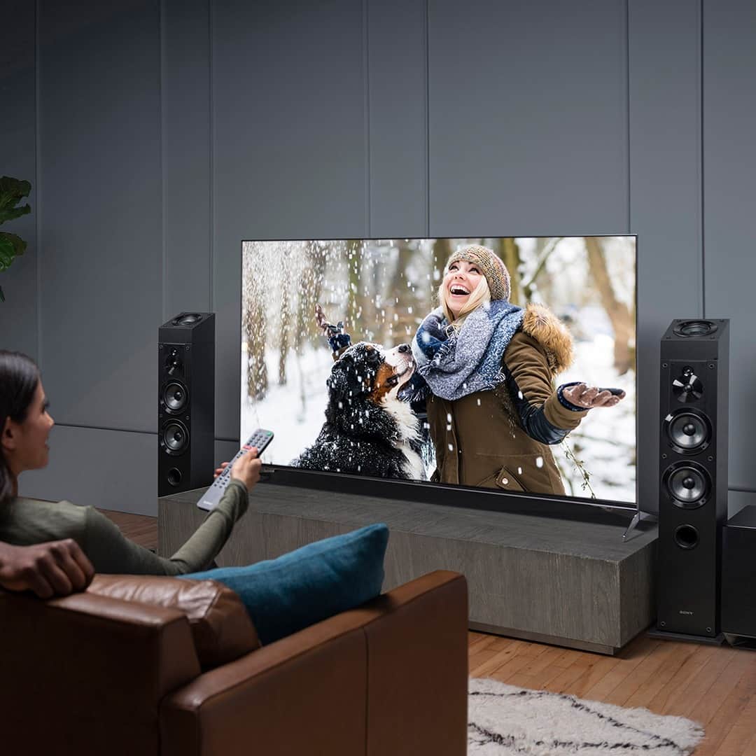 sonyさんのインスタグラム写真 - (sonyInstagram)「For the holidays at home. Save now on all Home Theater Speakers. ❄️」12月10日 3時13分 - sonyelectronics