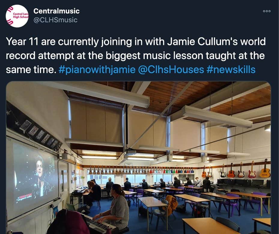 ジェイミー・カラムさんのインスタグラム写真 - (ジェイミー・カラムInstagram)「We did it! Thank you so much to everyone who signed up for #PianoWithJamie and learned In The Bleak Midwinter with me. I’ve been so moved to see the videos of all of you joining in and having a go. Thank you to our partners @age_uk and to Virtual Piano for the support. Big thanks to @doddleoddle, @robbiewilliams and @thisissigrid for joining me also, and of course to everyone that tuned in to watch. We now have the world record for the largest ever virtual music lesson! 🙌」12月10日 3時26分 - jamiecullum