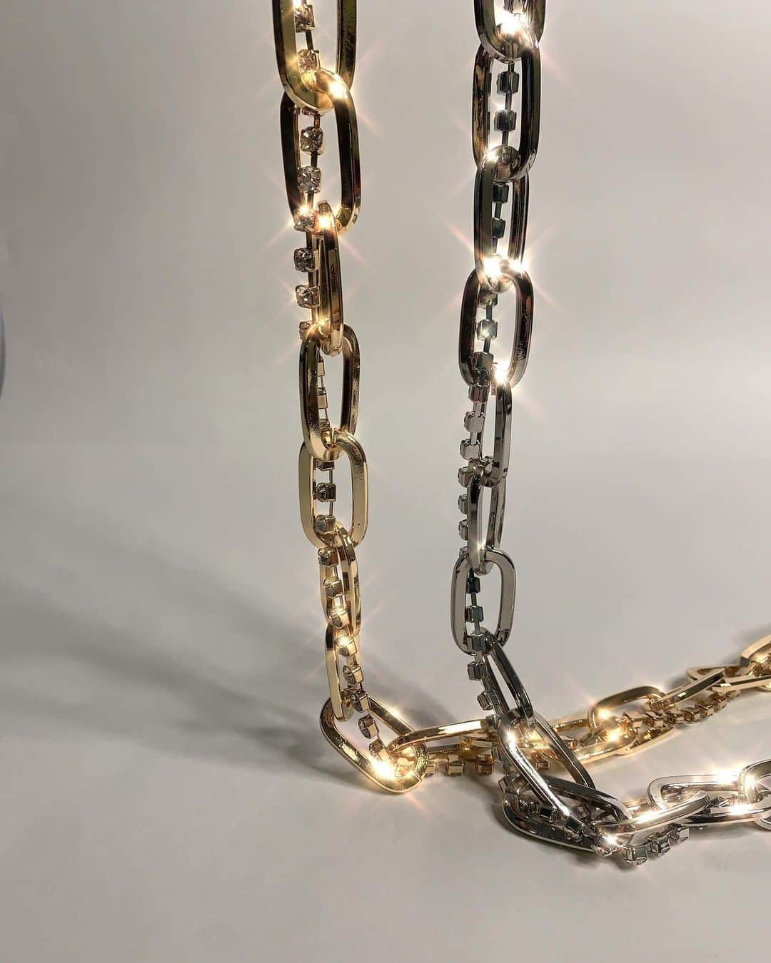 のインスタグラム：「When our 2 favorite trends collide ✨ chains & crystals coming together in the #ISLA crystal belt dropping this week!」