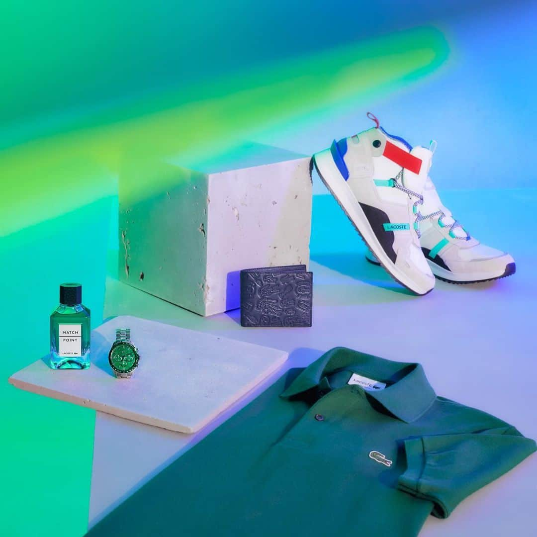 Lacosteさんのインスタグラム写真 - (LacosteInstagram)「Christmas is not far away: here are some vibrant ideas to please him.  Follow the guiding light on Lacoste.com #LacosteHoliday」12月10日 3時42分 - lacoste