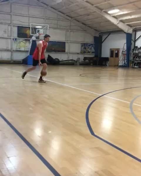 パウ・ガソルのインスタグラム：「🏀📈💪🏽」