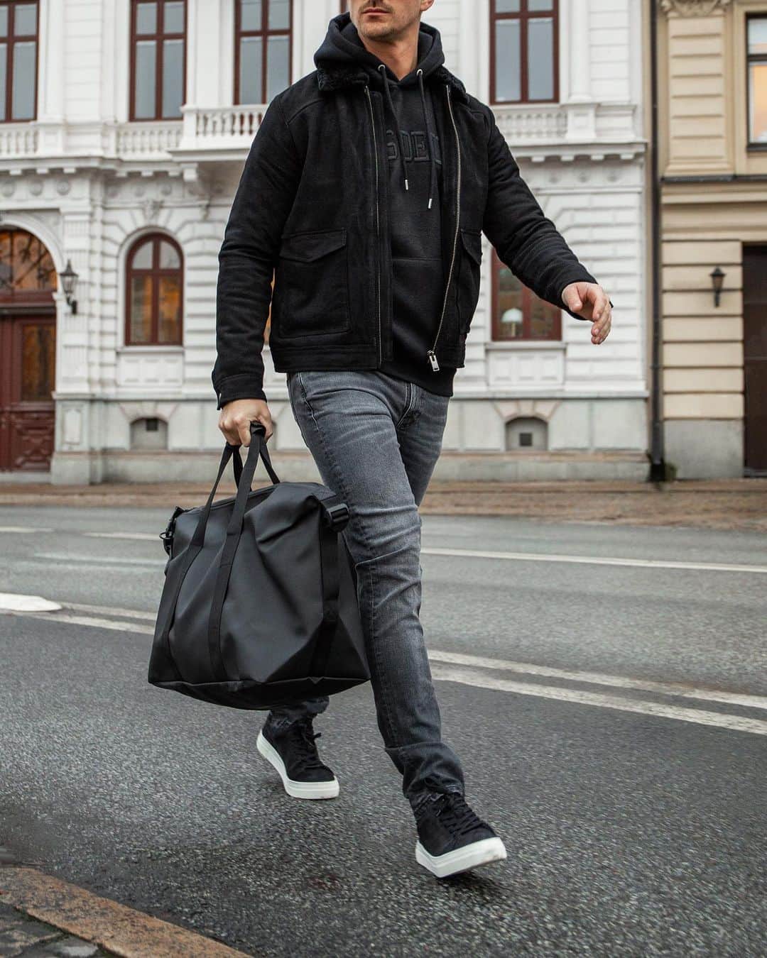 のインスタグラム：「#ad @nlymancom provides the latest fashion for men around the world!  Give them some love and follow their account @nlymancom   Tap the photo to shop this outfit!」