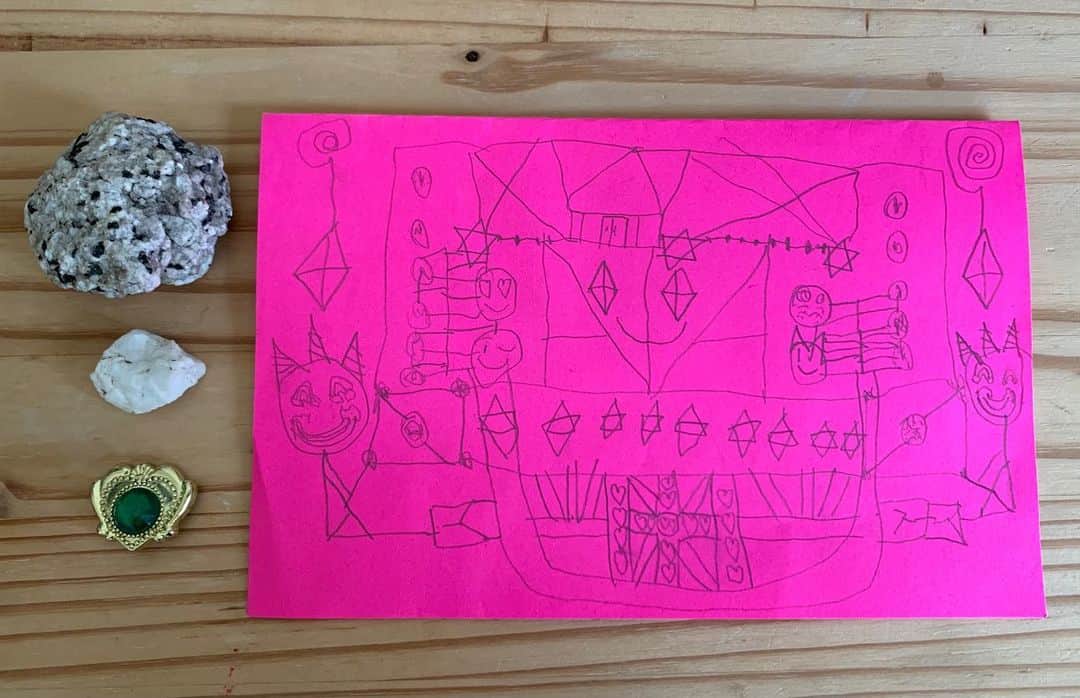 OLIVIAのインスタグラム：「Today’s my 41st birthday!!! Thank you everyone that’s been dm-ing birthday wishes. 💘 I really appreciate each message!! Thank you!! Big love to all!!! Atlas gave me some beautiful gifts this morning. We’ve got rocks he found In Yosemite, a little broken toy gem (also found), and beautiful illustrated card.  Don’t you just love it! 😍 #sograteful I’ll have to make a crystal grid with them. 🥰」