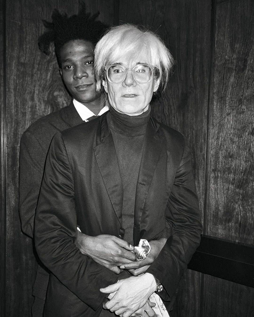 AnOther Magazineさんのインスタグラム写真 - (AnOther MagazineInstagram)「Jean Michel Basquiat and Andy Warhol embrace at The Rockefeller Center, NYC, 1985 ❤️ #MidweekMoodlift⁠⠀ ⁠⠀ Tap the link in our bio to see more remarkable images of the five-year friendship and working relationship between the two seminal artists, via diary entries and photographs by Andy Warhol 📲⁠」12月10日 4時30分 - anothermagazine