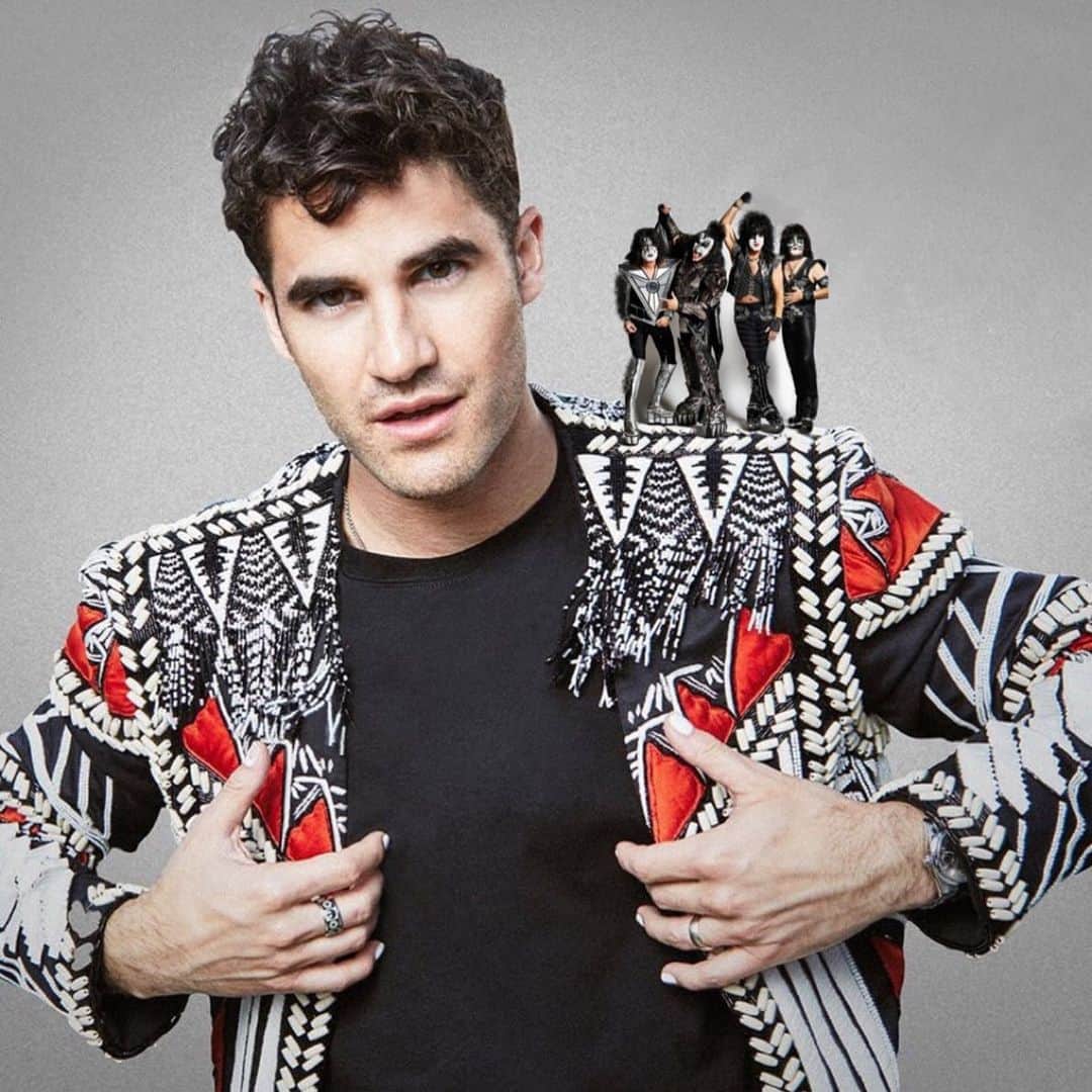 のインスタグラム：「Fine I did it. KISS on Criss  #MyElf  End on trend.」