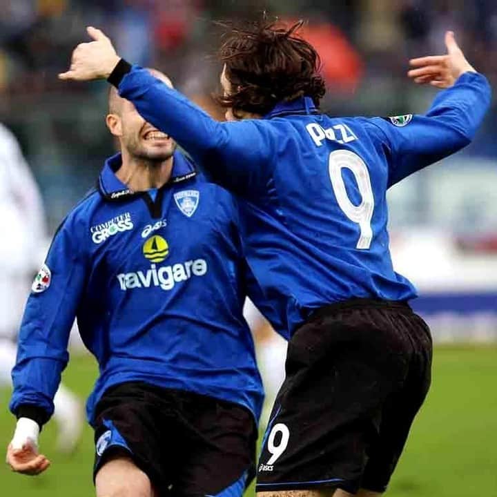 エンポリFCさんのインスタグラム写真 - (エンポリFCInstagram)「#OnThisDay 📸 9 dicembre 2007 l’Empoli batte al “Castellani” il Cagliari 4-1; tutti i gol azzurri vennero siglati da Nicola Pozzi, stabilendo il record di marcature con la maglia empolese in una singola partita di Serie A」12月10日 4時45分 - empoli_fc_official