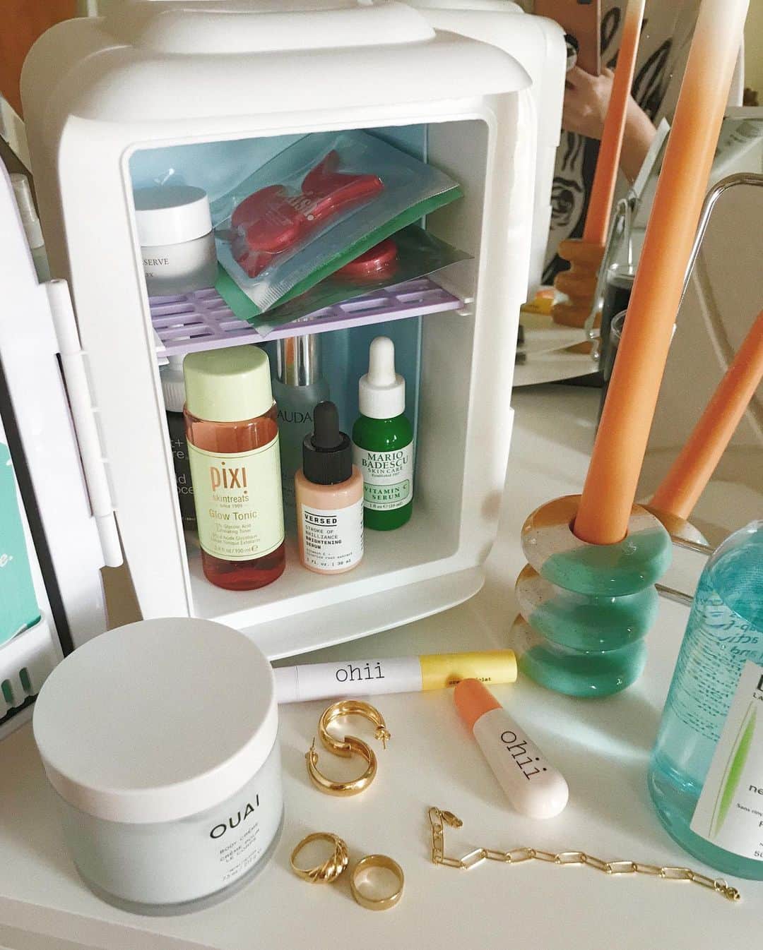 Urban Outfittersさんのインスタグラム写真 - (Urban OutfittersInstagram)「Perfect for keeping your crystal roller, serums, and creams at just the right temperature: this @cooluli fridge is tiny and comes in a lavender exclusively available at UO. Tap to shop!」12月10日 5時02分 - urbanoutfitters