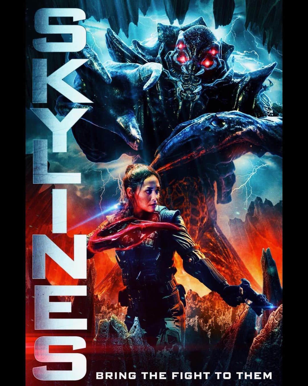 リンジー・モーガンのインスタグラム：「BAE 2020 Big Alien Energy for the official SKYLIN3S poster. ⁣ SKYLIN3S premieres on VOD/Digital next Friday!  Pre-Order on Apple TV today. Link is right where you want it 💥💪🏽 #skylin3s」