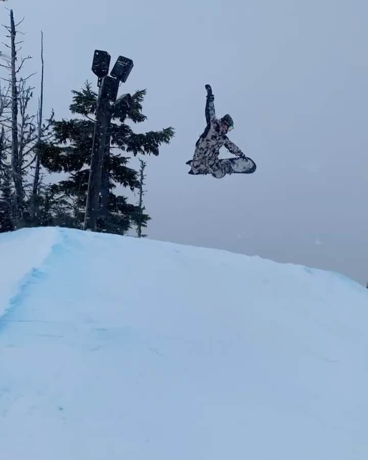 アナログクロージングのインスタグラム：「@mariathomsen is unstoppable 🛑  📱: @tara.jane.hickey」
