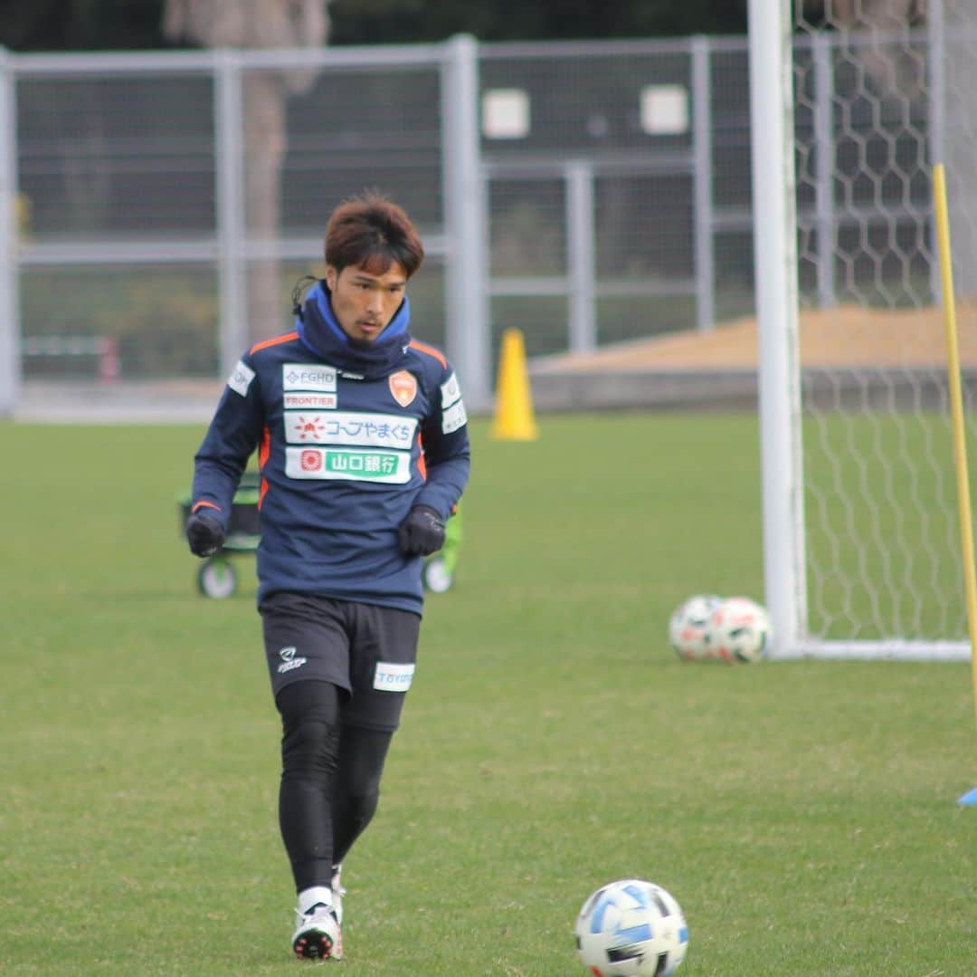 レノファ山口FCさんのインスタグラム写真 - (レノファ山口FCInstagram)「12月10日　トレーニング #renofa #レノファ山口 #河野孝汰 #林瑞輝 #池上丈二 #村田和哉 #ヘナン #霜田監督」12月10日 15時08分 - renofa_yamaguchi