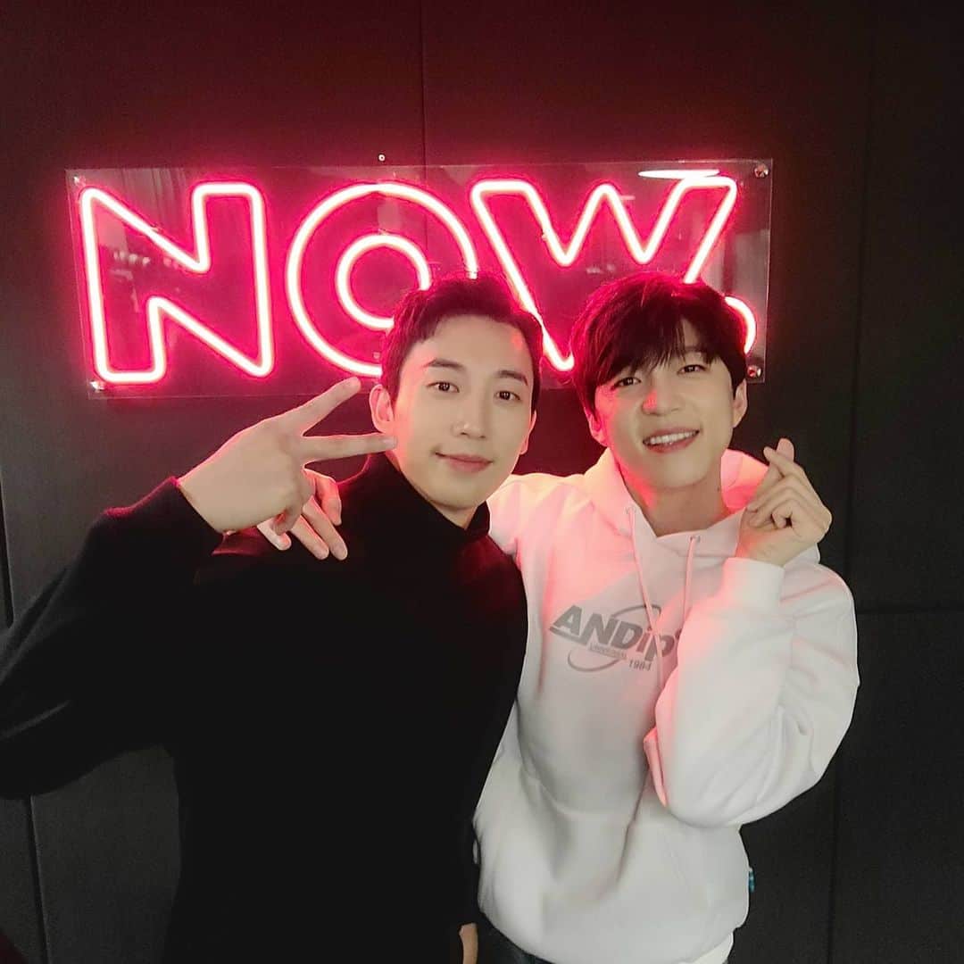 U-KISS（ユーキス）のインスタグラム：「[#유키스] 잠시 후 5시! 네이버 NOW 오디오 쇼 '도티의 오구오구' <오구오구 상담소 with 유키스 OPPA!>가 방송됩니다🎉 오늘도 OPPA들과 대유잼 토크파티 함께해요! 키스미💕  #UKISS #SOOHYUN #수현 #HOON #훈  #NAVERNOW #도티의_오구오구」