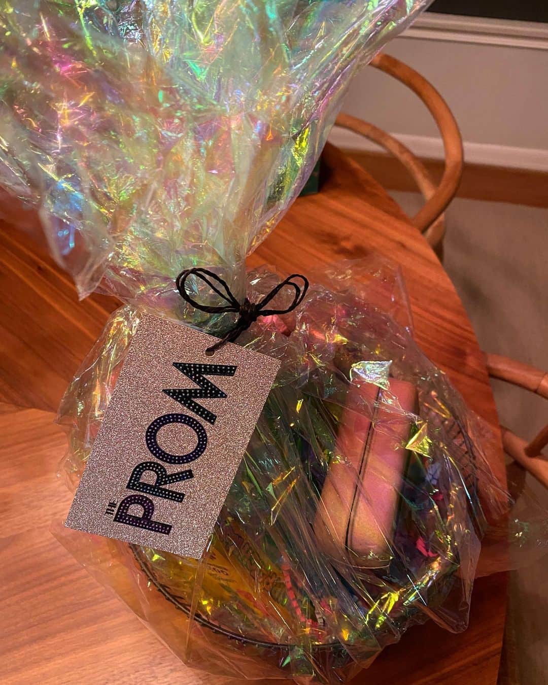 ケイティ・ロウズのインスタグラム：「@kerrywashington, does this mean you’re asking me to go to #TheProm!? YES YES 1000 TIMES YES.」