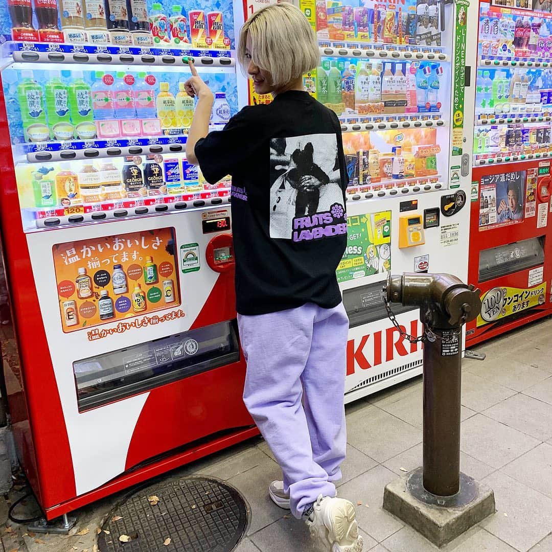 FRUiTSさんのインスタグラム写真 - (FRUiTSInstagram)「@lavender.xyz @complexcon #complexland  Lavender x FRUiTS Magazine for ComplexLand From December 7 - 11 we'll be participating in ComplexLand and presenting a super special collection with FRUiTS Magazine from Japan! Head to ComeplexLand.com to sign up!  https://complexland.com/ center/shop」12月10日 15時20分 - fruitsmag