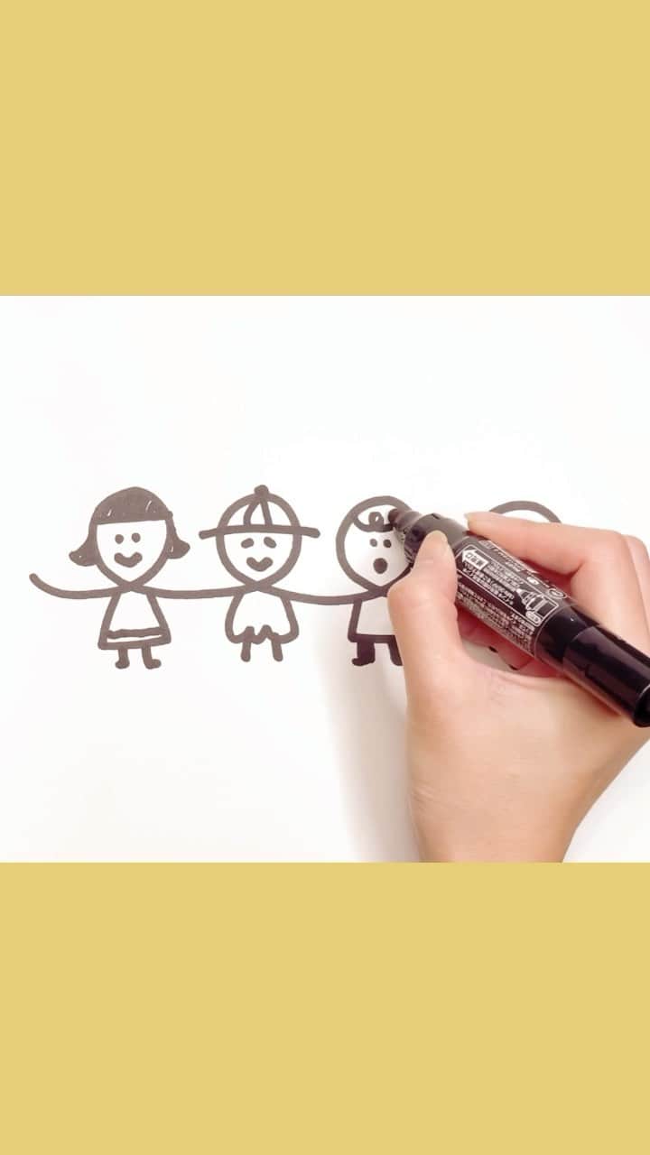カナヘイのインスタグラム：「クルクルから手を繋いだ人のイラストに✏️クルクルを増やせば友達100人できるかな状態に。昔、電話中に手持ち無沙汰で落書きしてたやつです🙈 『カナヘイのイラスト描きかた帳』のペンに慣れてみよう的なコーナーにも載ってます📖 #Illustration #making #タイムラプス #メイキング #kanahei #卡娜赫拉  #描き方」