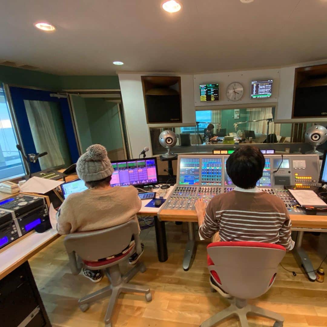 伊津野亮さんのインスタグラム写真 - (伊津野亮Instagram)「やるよ！ #小尾渚沙 #伊津野亮 #bayline #bayfm」12月10日 15時58分 - ryoizuno
