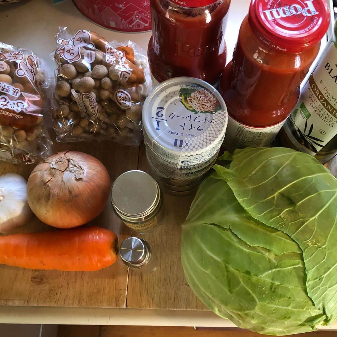 セイン・カミュさんのインスタグラム写真 - (セイン・カミュInstagram)「Tonight’s dinner 😆 Tuna can tomato sauce ❣️😁 Mmmmm❣️deeelicious😍 #thanecamus  #daddyscooking #tomatosauce #tunacan #cannedtuna #healthyfood #yummy #yummyfood #kidsloveit #bonapetit」12月10日 16時27分 - thanecamus