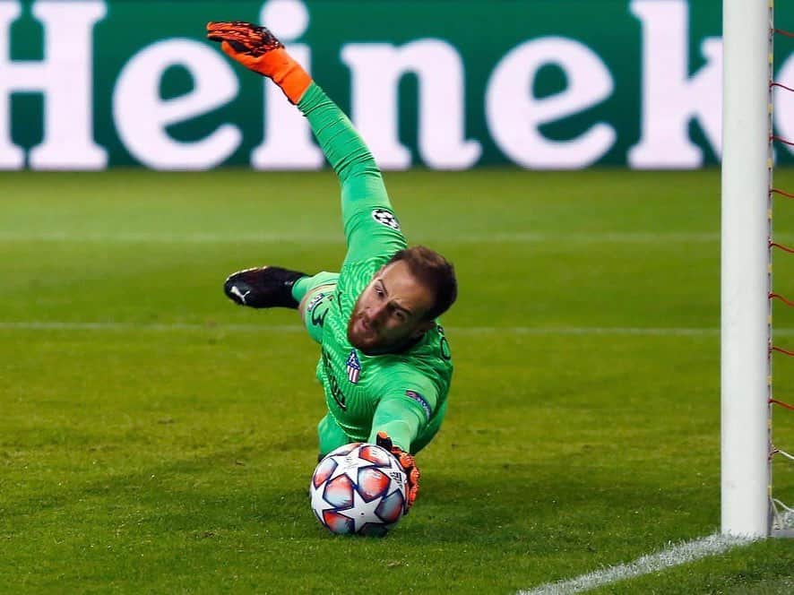 ヤン・オブラクのインスタグラム：「Primer paso en la @championsleague. 👍🏼 #UCL」