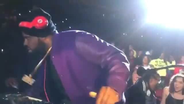ファンクマスター・フレックスのインスタグラム：「PRE COVID-19: CHAIN SWINGING! FUNKFLEX ON THE SET! 20,000 DEEP! ARE WE EVER GONNA PARTY LIKE THIS AGAIN? DO U FEEL SAFE?」