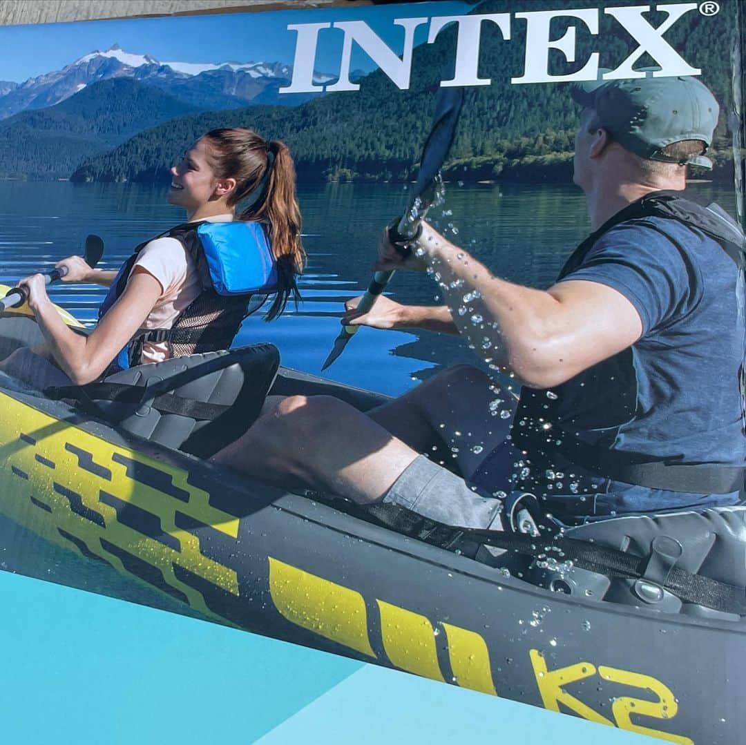 sevimli_hayvanlar34さんのインスタグラム写真 - (sevimli_hayvanlar34Instagram)「Got the Intex Kayak today can’t wait to get it in the water! Awesome River pics to come if I don’t drown lol 😂」12月10日 8時20分 - rodeubanks