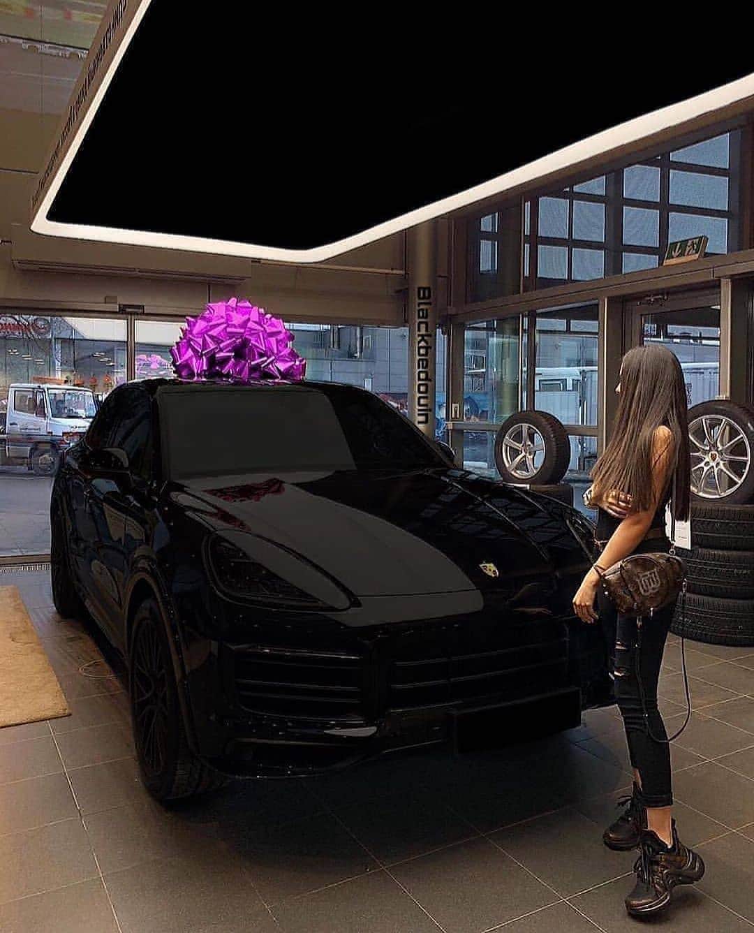 のインスタグラム：「Black Porsche 🖤 Tag you friend 👫」