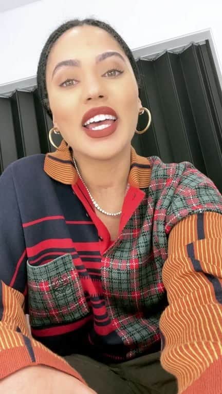 エイヨシャ・カレーのインスタグラム：「@lolaogunnaike and I chat all things @sweetjuly Holiday, @eatlearnplay and what's in store for 2021!」