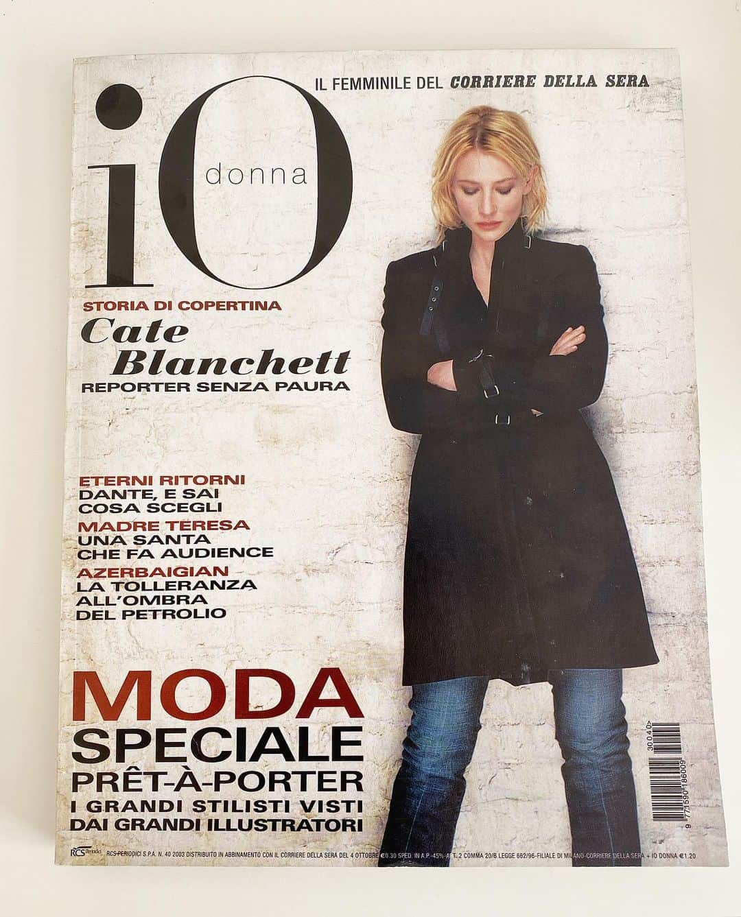 エドツワキさんのインスタグラム写真 - (エドツワキInstagram)「iO donna (2003 Italy)  その年のAWコレクションを描く特集。#laperla を担当した。カバーは Kate Blanchett #edtsuwaki #archive」12月10日 8時54分 - ed_tsuwaki