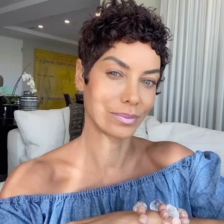 ニコール・ミッチェル・マーフィーのインスタグラム：「@flpbynicolemurphy www.flpbynicolemurphy.net Holiday sale on ready to ship pieces only! 30% off  LIMITED pieces & quantities available, no code needed EXCLUDES The Gold Line and Gift Cards FINAL SALE on Holiday promo purchases Sale ends Midnight, Wednesday - 12/」
