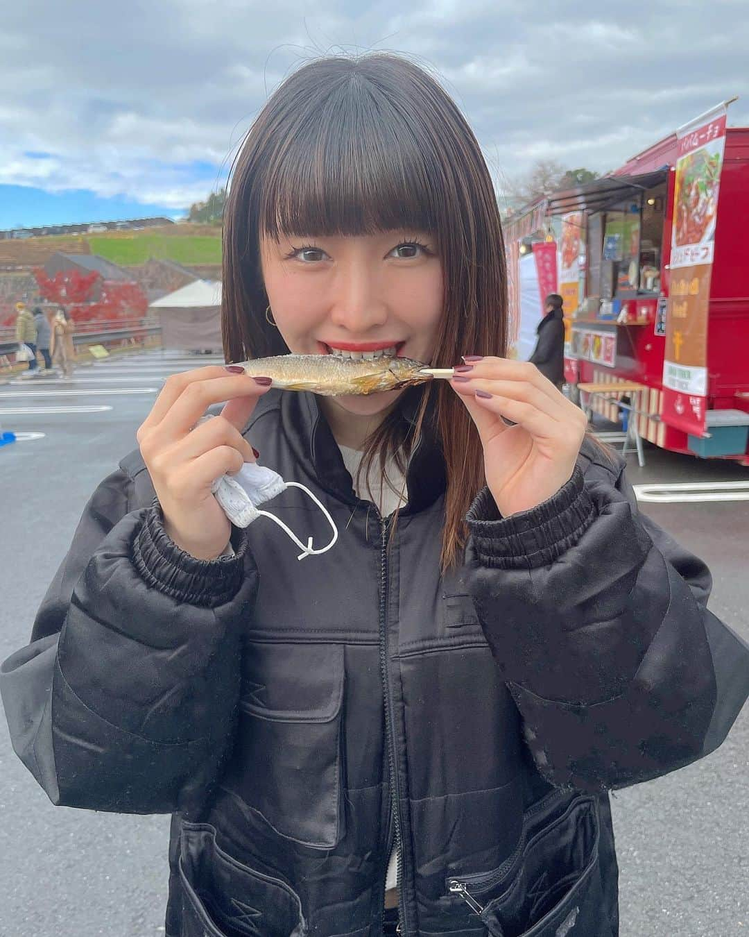 なかねかなさんのインスタグラム写真 - (なかねかなInstagram)「よく食べWeek  まじでばかうまだったケーキ(本気。まじ。ガチ。真面目に。)  大室山のお団子とお茶。これまた激うま(まじで。ガチで。真面目に。本気で。)  猪まん  三島コロッケ。ドラマで見た時から食べたいと思っていた三島コロッケようやく。  鮎の塩焼き。だぁうま。  タイしゃぶ」12月10日 9時13分 - nknknk1206