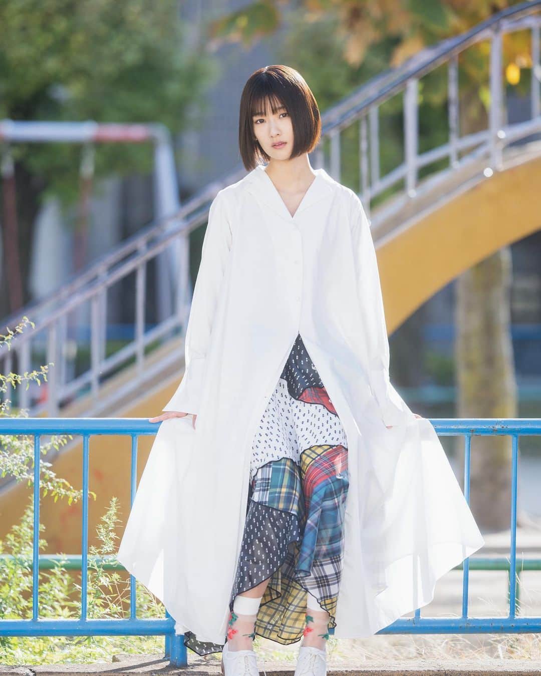 週刊少年マガジンのインスタグラム：「発売中の #週刊少年マガジン 2/3合併号も #櫻坂46 のメンバーが登場！ ４号連続櫻坂46祭りのラストを飾るのは…!?  デビューシングル『Nobody’s fault』と同時発売！ 表紙・巻頭グラビア ２期生・森田ひかるさん（表題曲センター） センターグラビア　１期生・尾関梨香さん 巻末グラビア　２期生・井上梨名さん  ＜表紙・巻頭グラビア ２期生・森田ひかるさん＞ 撮影 / 神藤剛 スタイリング / 武久真理江 ヘアメイク / 伊藤麻友巳 デザイン / 松本麻実（GROSVENOR design）  ＜センターグラビア　１期生・尾関梨香さん＞ 撮影 / 藤本和典 スタイリング / 優哉 ヘアメイク / 新山知佳 デザイン / 川野美樹（grower）  ＜巻末グラビア　２期生・井上梨名さん＞ 撮影 / YOROKOBI スタイリング / 八杉直美 ヘアメイク / 丹澤由梨子 デザイン / 川野美樹（grower）」