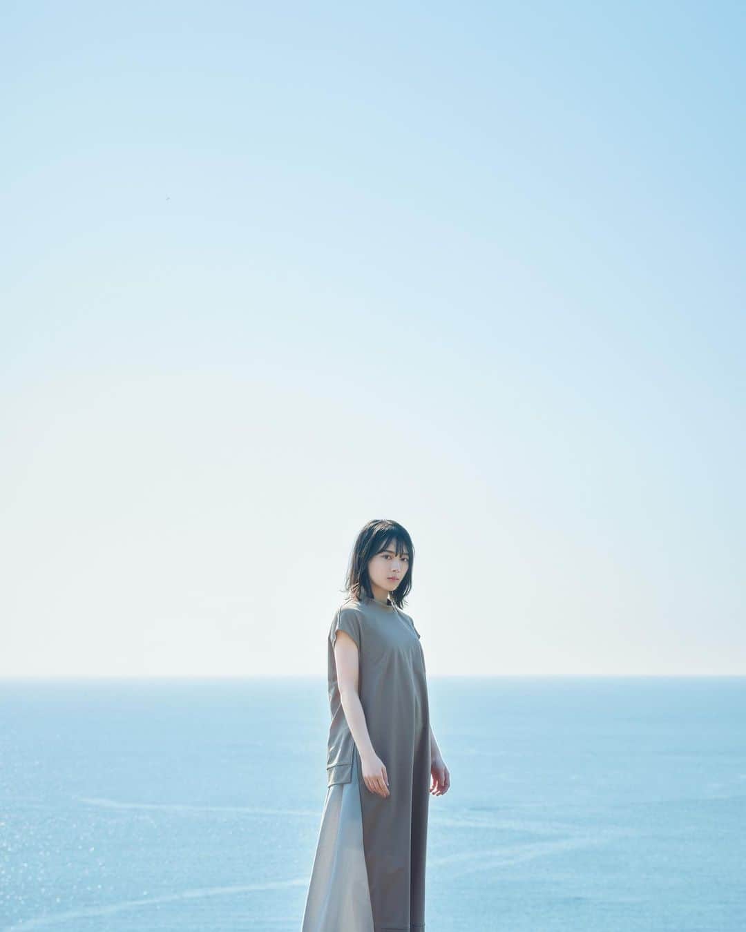 週刊少年マガジンのインスタグラム：「発売中の #週刊少年マガジン 2/3合併号も #櫻坂46 のメンバーが登場！ ４号連続櫻坂46祭りのラストを飾るのは…!?  デビューシングル『Nobody’s fault』と同時発売！ 表紙・巻頭グラビア ２期生・森田ひかるさん（表題曲センター） センターグラビア　１期生・尾関梨香さん 巻末グラビア　２期生・井上梨名さん  ＜表紙・巻頭グラビア ２期生・森田ひかるさん＞ 撮影 / 神藤剛 スタイリング / 武久真理江 ヘアメイク / 伊藤麻友巳 デザイン / 松本麻実（GROSVENOR design）  ＜センターグラビア　１期生・尾関梨香さん＞ 撮影 / 藤本和典 スタイリング / 優哉 ヘアメイク / 新山知佳 デザイン / 川野美樹（grower）  ＜巻末グラビア　２期生・井上梨名さん＞ 撮影 / YOROKOBI スタイリング / 八杉直美 ヘアメイク / 丹澤由梨子 デザイン / 川野美樹（grower）」
