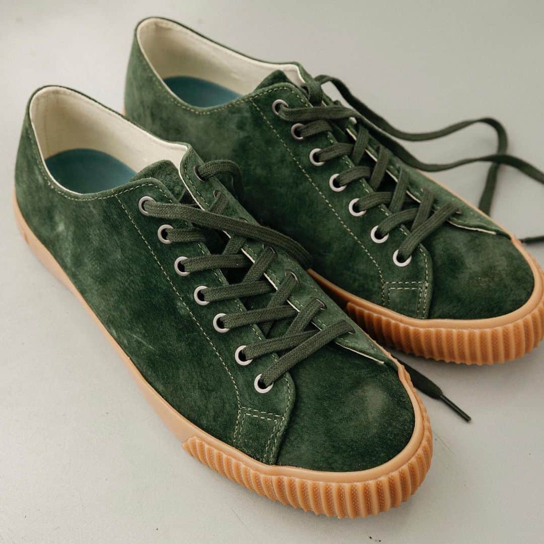 のインスタグラム：「We’re calling this a love note to a new fall silhouette and a crew favorite: the Darby.   What colors are you liking? Let us know in the comments.✨」