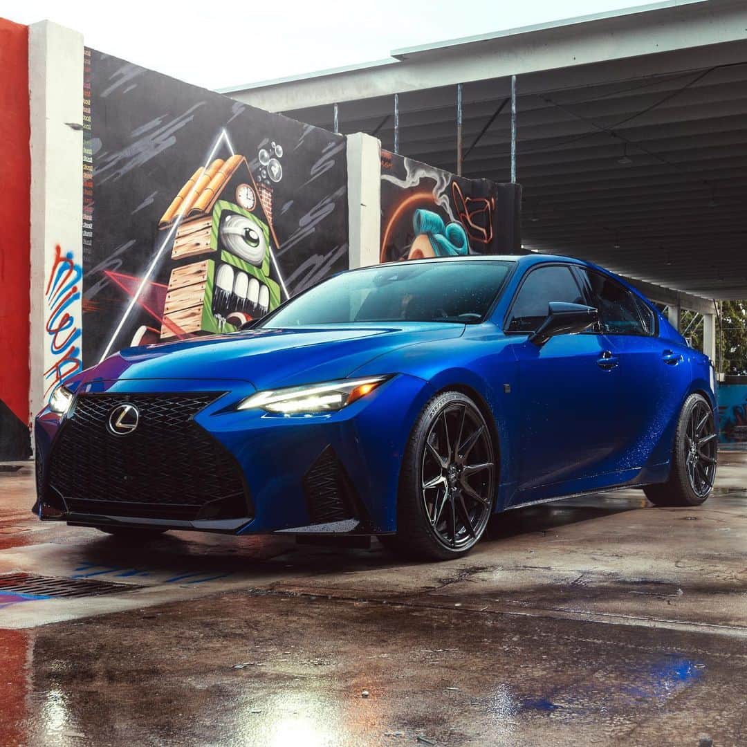 Lexus USAのインスタグラム：「The cure for the common custom. What are your thoughts on this 2021 #LexusIS F SPORT, courtesy of @mike_forsythe?   Location: @manawynwood  Photos: @954mm  Build: @adv1, @buckheadimports, @rsrusa」