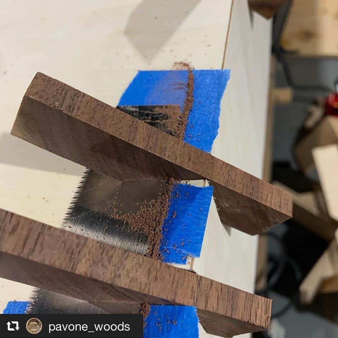 SUIZAN JAPANさんのインスタグラム写真 - (SUIZAN JAPANInstagram)「This flush saw can finish the cut end clean✨Glad that you like its work!﻿ ﻿ #repost📸 @pavone_woods﻿ The new Suizan double edge saw worked liked a charm. A little painters tape just to be sure but no marking issues whatsoever. Now assembly and sanding is done. Time for finishing. #woodworking #beautifulwood #woodtools #handcrafted #woodshop #create #maker #handsaws #suizansaw﻿ ﻿ #suizan #suizanjapan #japanesesaw #japanesesaws #japanesetool #japanesetools #craftsman #craftsmanship #pullsaw #ryoba #flushcut #woodwork #woodworker #woodworkers #woodworkingtools #diy #diyideas #japanesestyle #japanlife」12月10日 9時55分 - suizan_japan