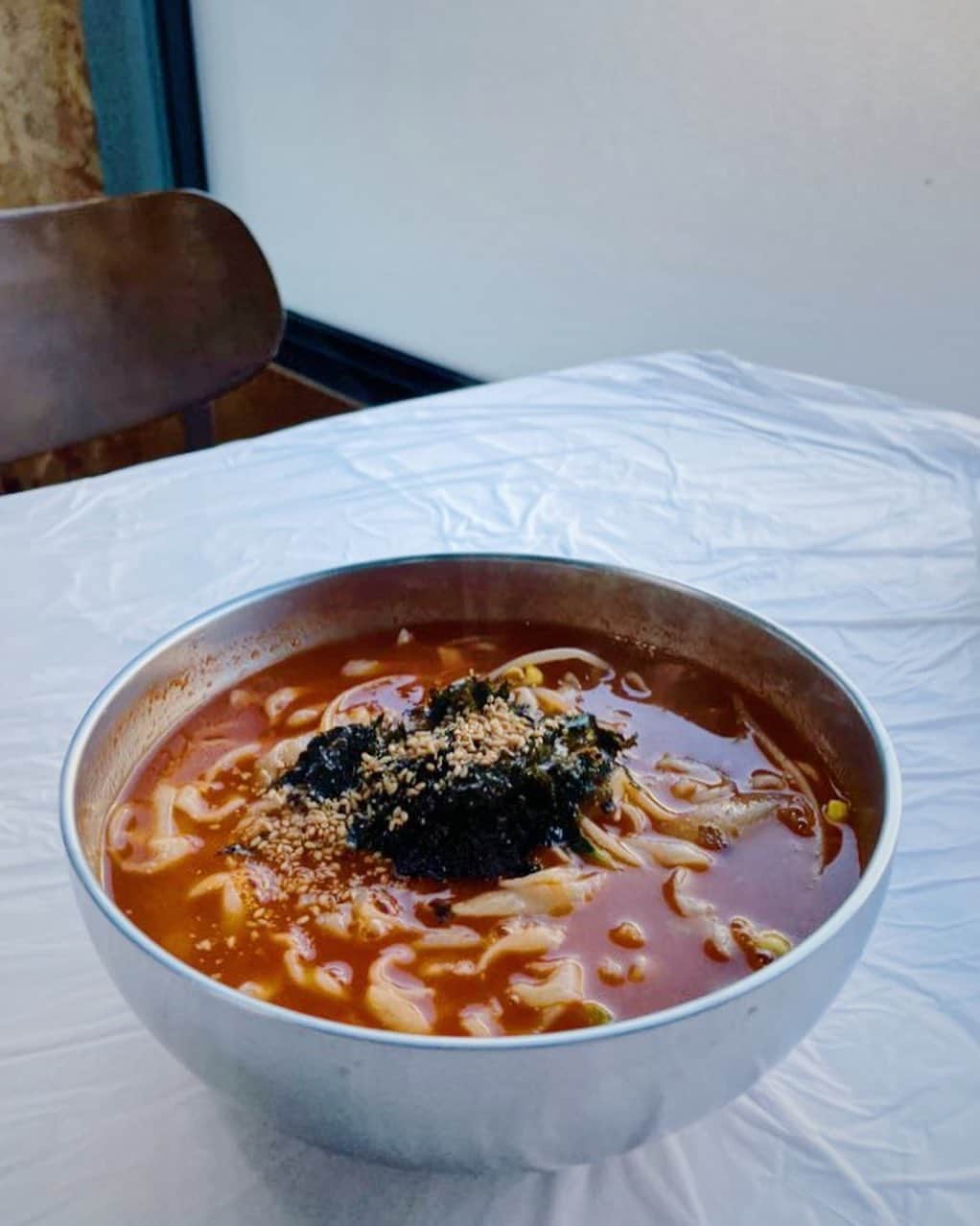 パク・ヨンインのインスタグラム：「이 한그릇이 주는 위로.. @yong.chelin」