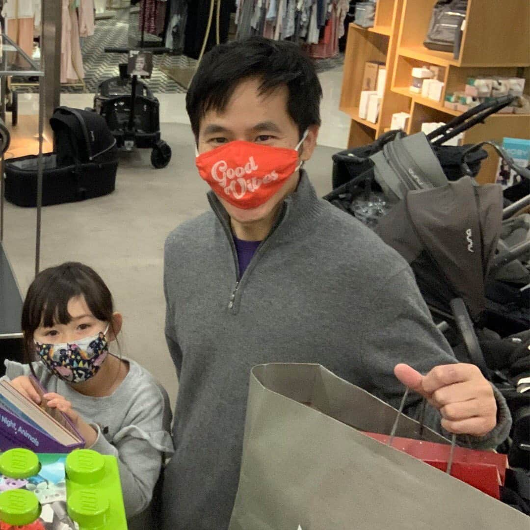 Nordstromさんのインスタグラム写真 - (NordstromInstagram)「Now that our Wish List sweepstakes is over, you may be wondering who won and what they're buying with their winnings! One common theme? Holiday gifts! Winner Danny (pictured above) is even using a portion of his prize charitably to purchase presents for kids who could use a little extra joy this season. Head to Stories to meet the other winners! #MakeMerry #stayNspired」12月10日 10時09分 - nordstrom