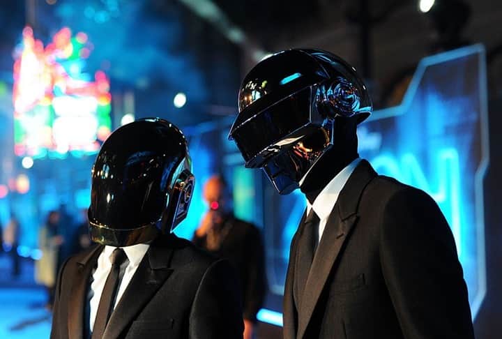 The GRAMMYsさんのインスタグラム写真 - (The GRAMMYsInstagram)「🎵 On 'Tron: Legacy,' @DaftPunk reached deep into their knowledge to push their music to new, exciting places.  🖥 It's evident from the intro of "Overture" how the duo innately understands the sounds they're working with and how they operate within the world of #Tron. Instead of drawing from French house or club music, they pull from the sounds of an actual computer.   🎧 With moments like the live percussion blending into the synths in "The Game Has Changed" show a great understanding of both film scoring as well as the concept of bridging technology and humanity, a central theme in the film.  📲 Read more at the link in our bio on how the film's soundtrack still endures as a testament to their craft 10 years later.」12月10日 10時17分 - recordingacademy