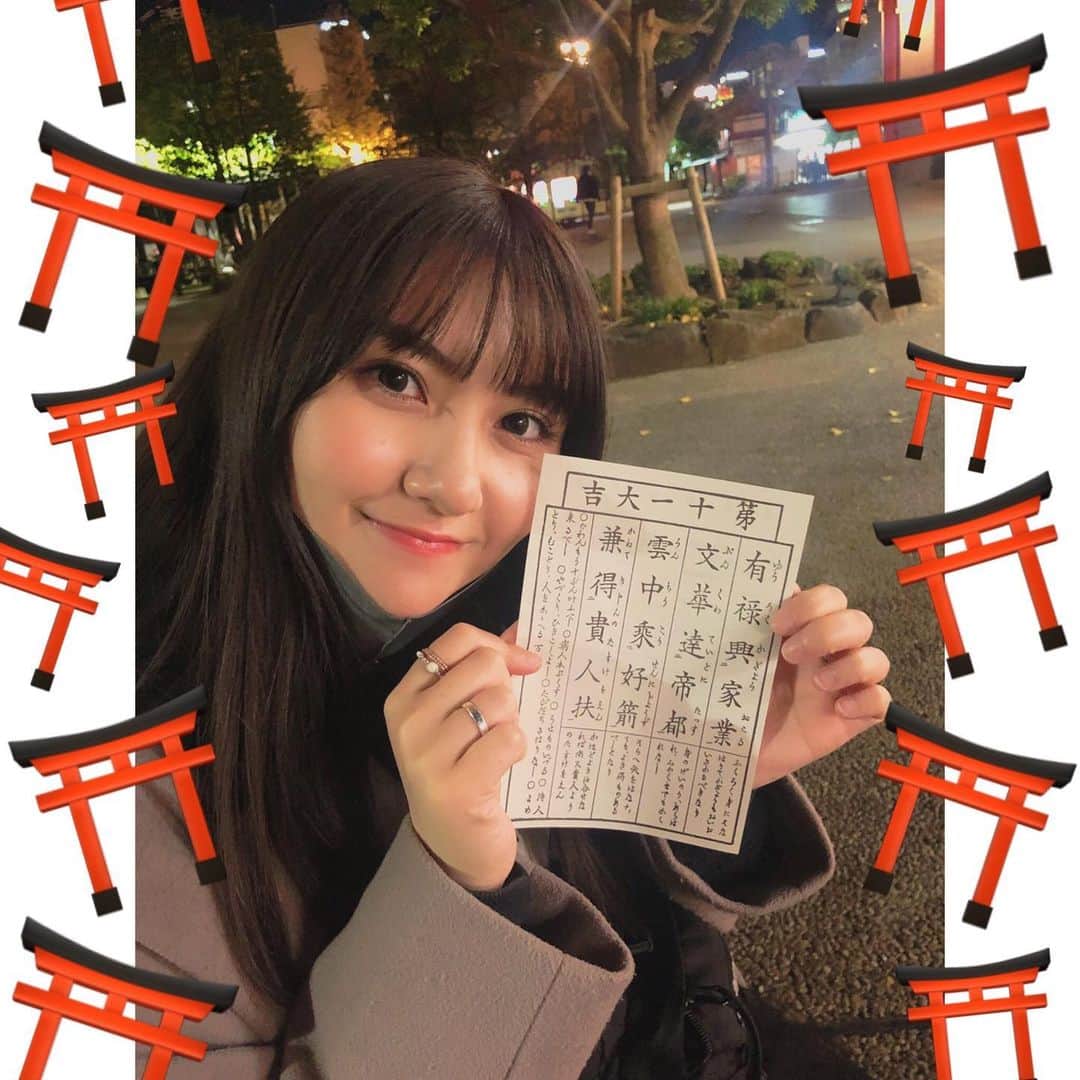 川添りなのインスタグラム：「この写真載せ忘れてた🥺🥺 浅草寺行って【大吉】でたひ。  #浅草 #浅草寺 #⛩ #良い #最高 #大吉 #おみくじ #instagood #instapic  #instalike #picture #asakusa #sensouji  #japan #japanese  #japanesegirl #torii」