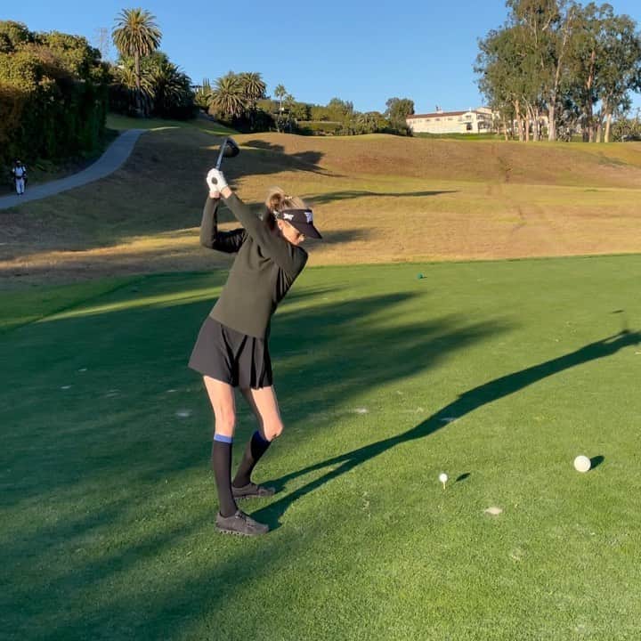 アンナ・ローソンのインスタグラム：「When you hit one down the middle... #pxgapparel」