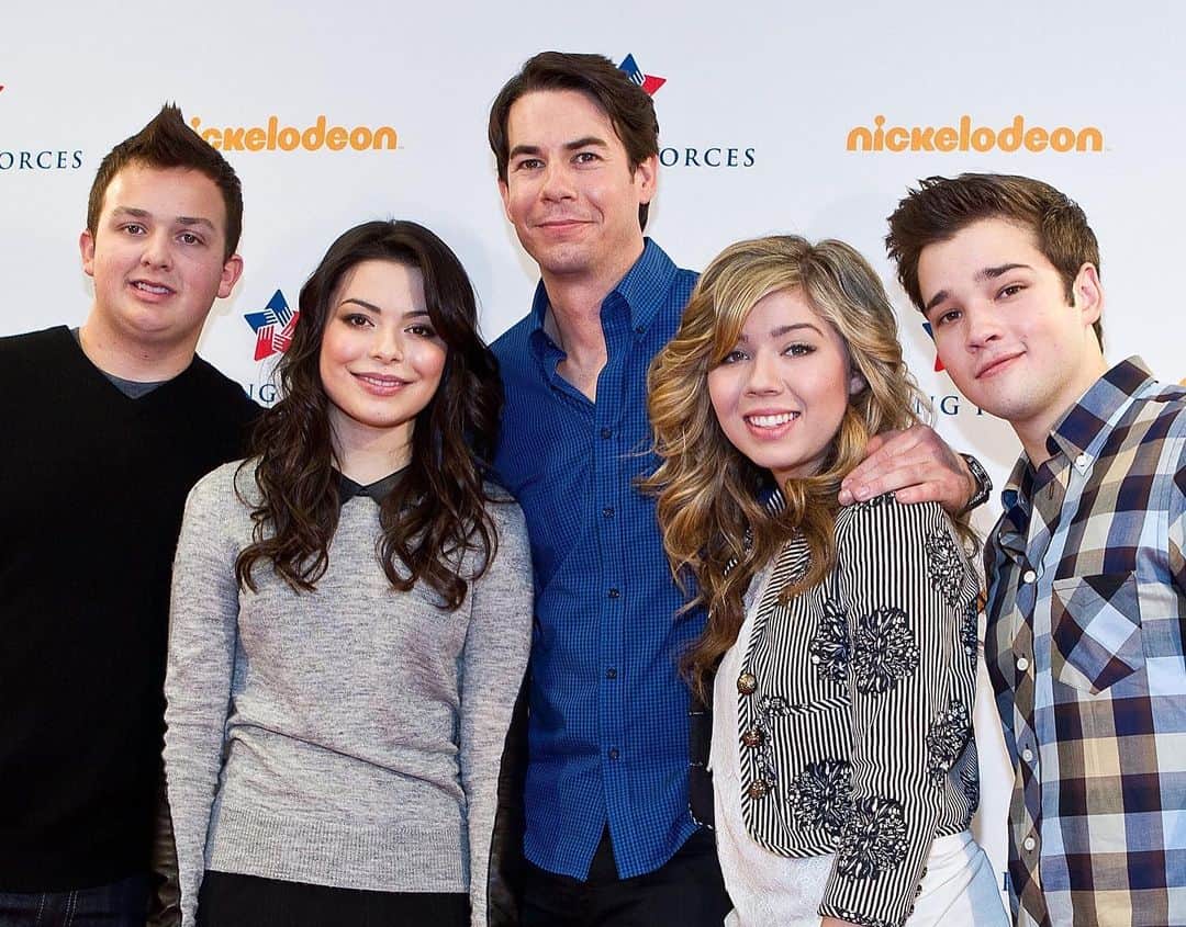 E! Onlineさんのインスタグラム写真 - (E! OnlineInstagram)「Bring out the spaghetti tacos: iCarly is getting a revival! Live life, breathe air and click the link in our bio to see which stars are—and are not— slated to return. (📷: Getty)」12月10日 10時50分 - enews