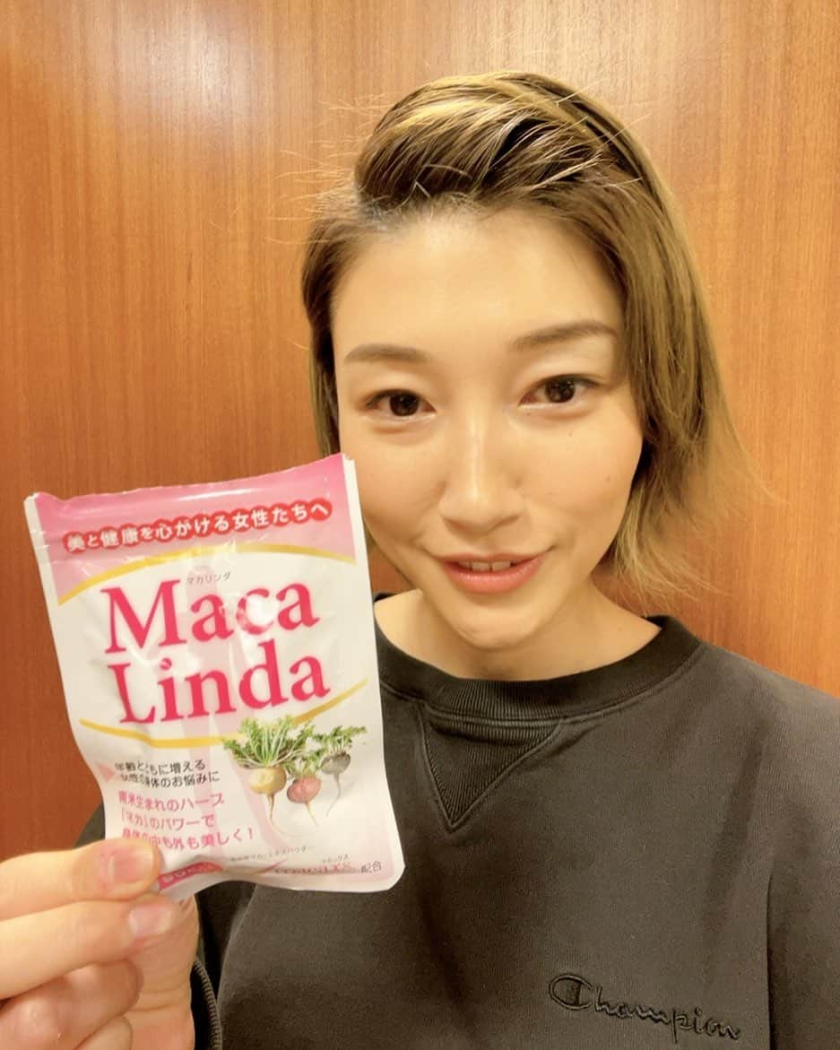 のインスタグラム：「・ 皆さんは手に入れましたか😊？ 私はMaca Lindaを飲み始めてからまず「冷え」が本当にマシになりました。 冬は特に欠かせなくなってます😂🙏 ・ @trend.online.official からチェックしてみてくださいね✨ ・ #trendonline  #トレンドオンライン #macalinda #マカリンダ」