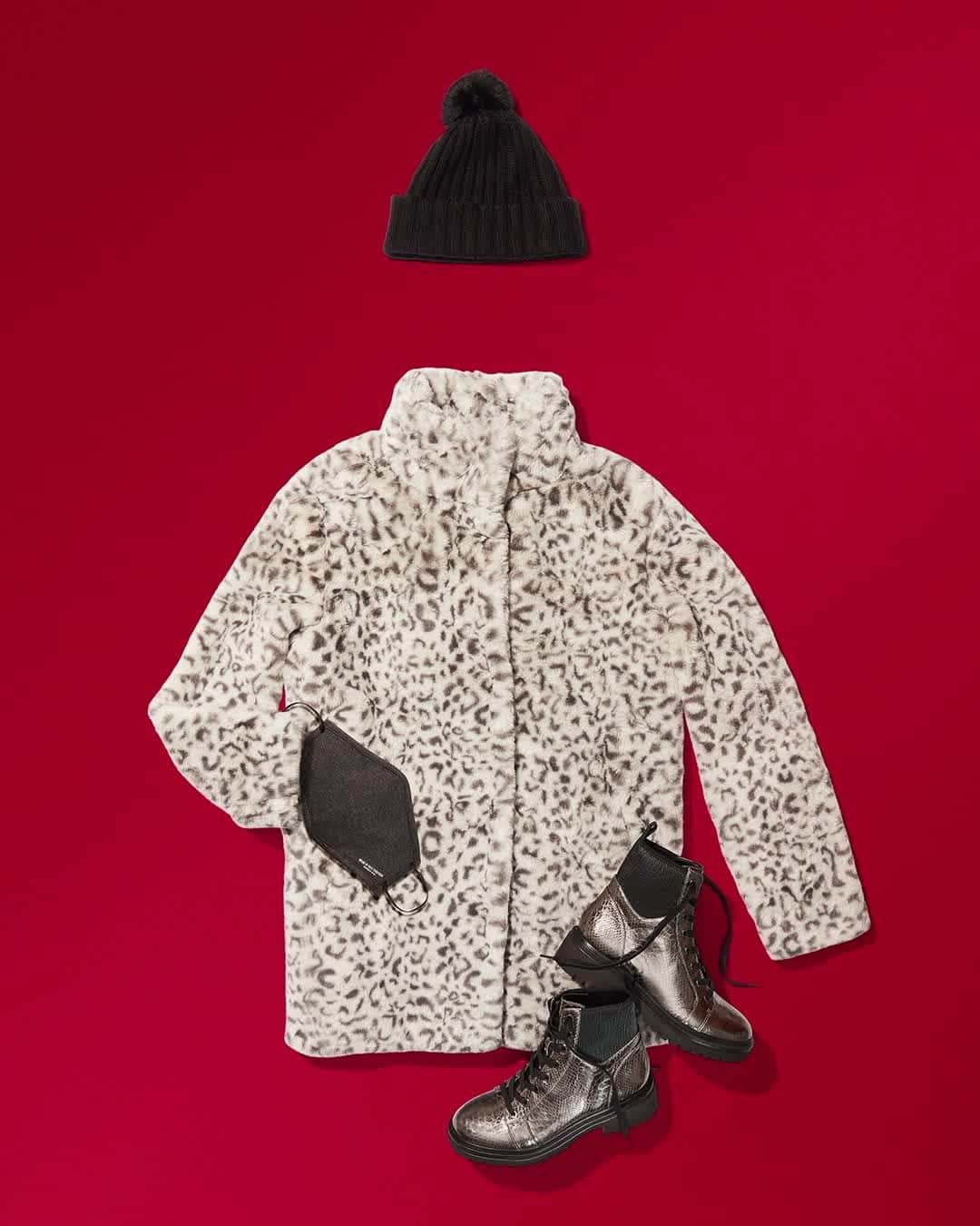 ケネスコールのインスタグラム：「These are wearing times…protect yourself with a mask paired with our latest faux fur coat and winter-ready boots. Wind, rain, or anti-maskers, we’ve got you covered. #StaySafeOutThere #WearAFuckingMask #GiftIdeas  When you shop at KennethCole.com, we’ll donate to The New York Public Library in support of The Harry Belafonte Black Liberation Speaker Series. Info link in bio.」