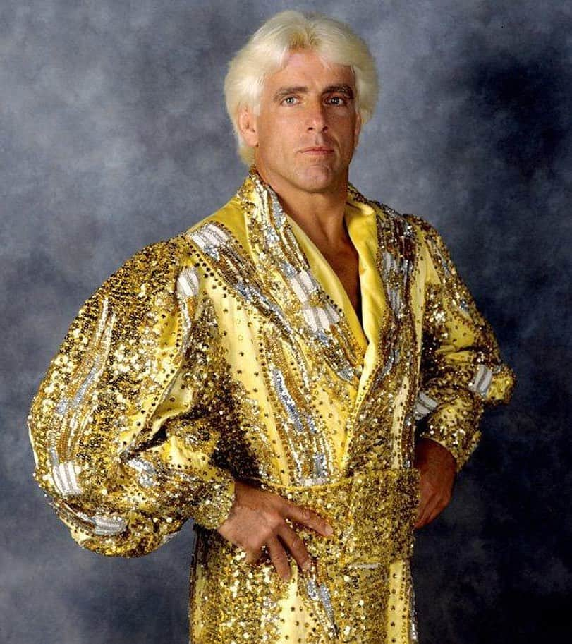 デイミアン・リラードさんのインスタグラム写真 - (デイミアン・リラードInstagram)「Inspired by @ricflairnatureboy’s classic gold robe, my second Ric Flair #Dame7 colorway drops December 15th! You know I had to hoop in them at training camp this week. Y’all feelin them???  #RicFlair #RicFlairDrip #createdwithadidas #YKWTII ⌚️」12月10日 11時06分 - damianlillard